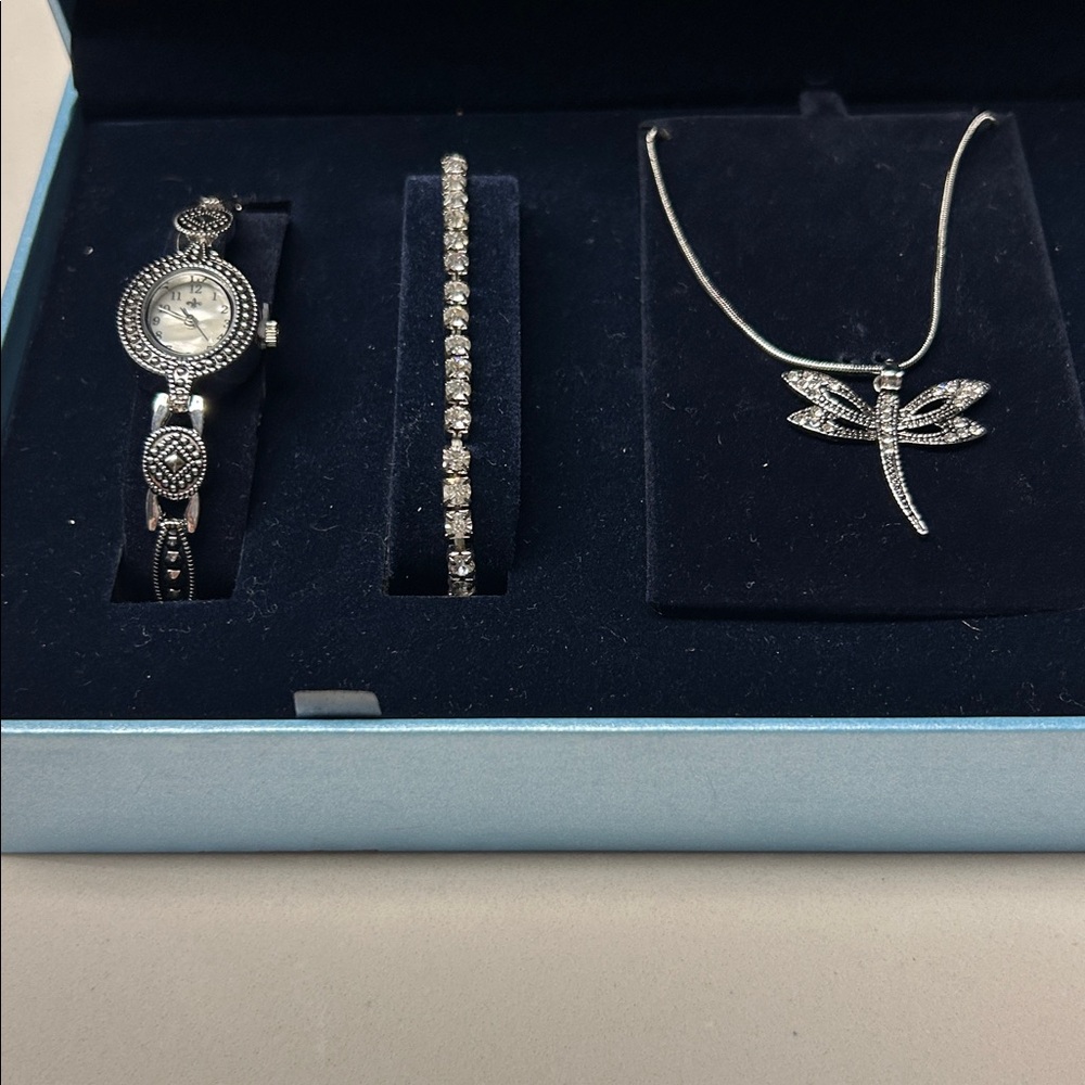 Bella & Rose Women's Watch Necklace and bracelet
